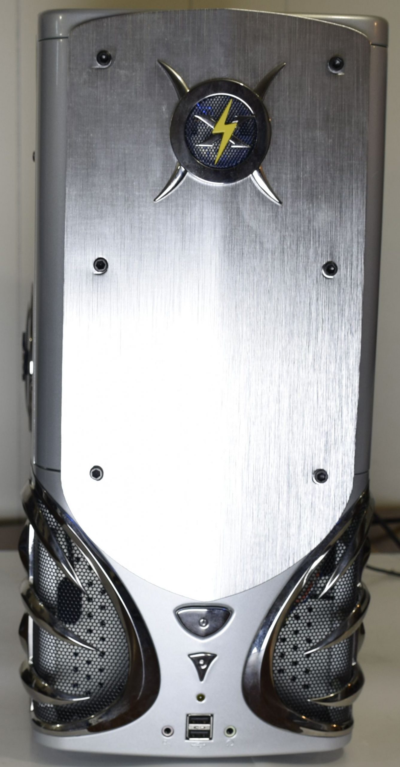 Gladiator PC- Asus M3A78-EM, AMD Athlon 2.6GHz, GeForce 9500 GT 1GB, RAM 4GB, HDD 500GB, Win10 - Image 4