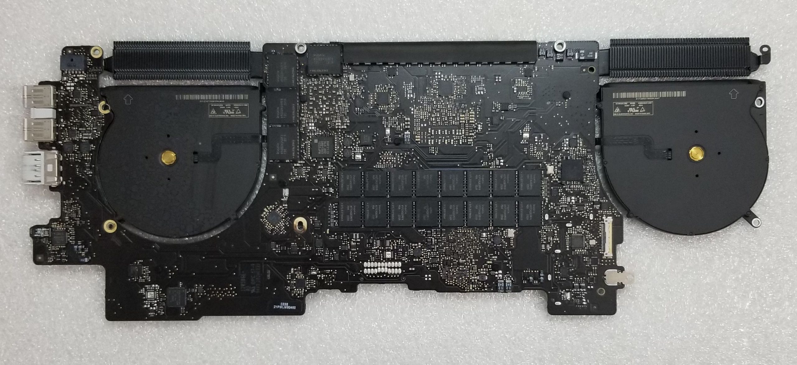 MacBook Pro 15 A1398 Mid 2012 i7 2.3 GHz 8GB Logic Board 820-3332-A Dual GPU - Image 2