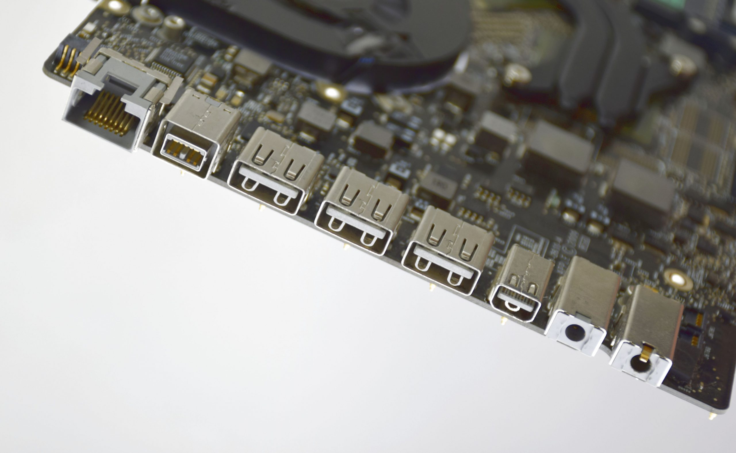 Apple MacBook Pro 17" 2009 820-2610 A1297 C2D 3.06GHz RAM 8GB Logic Board TESTED - Image 2