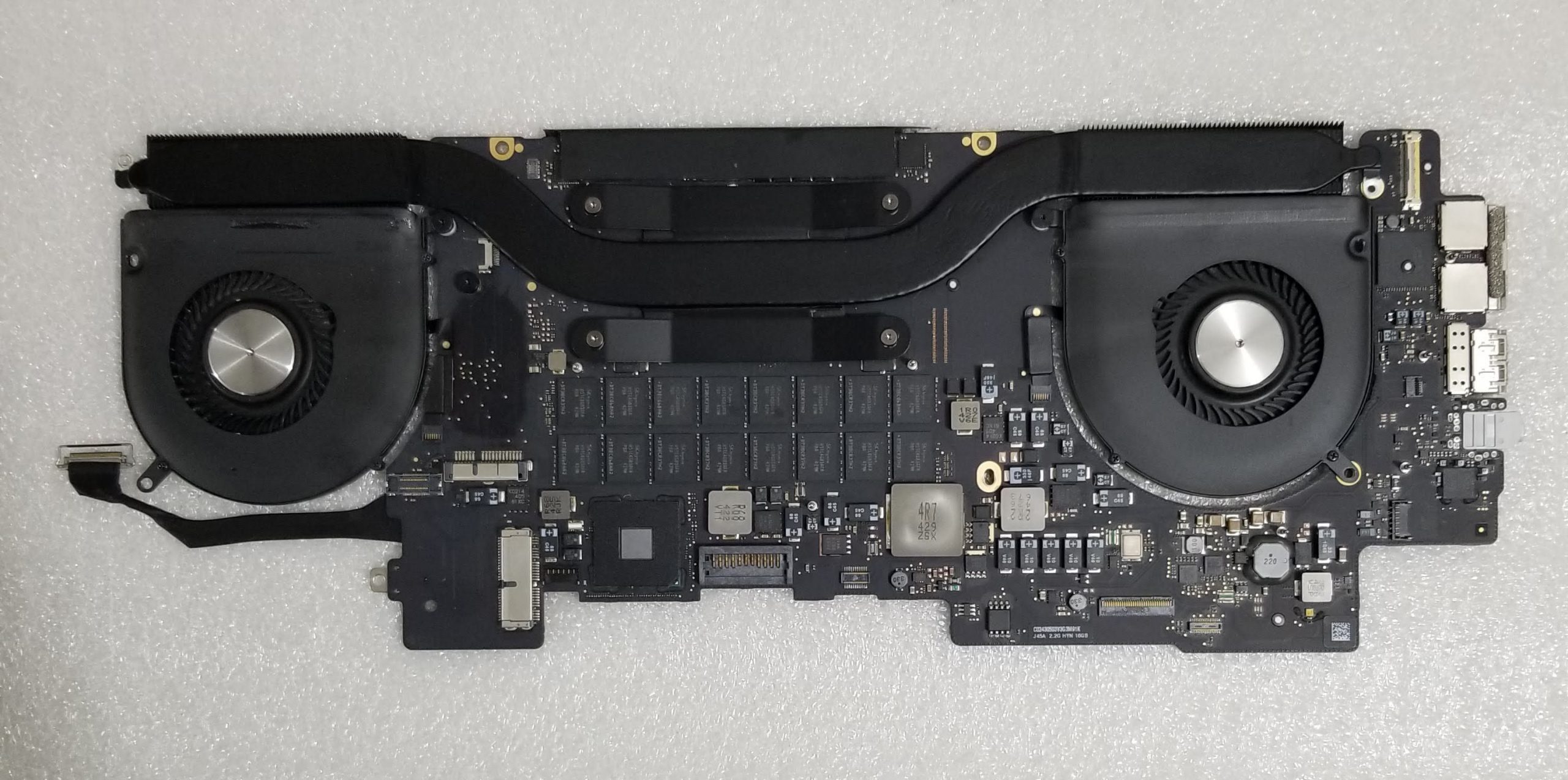 MacBook Pro 15" A1398 Mid 2014 i7 2.2 GHz 16GB Logic Board 820-3662-A TESTED