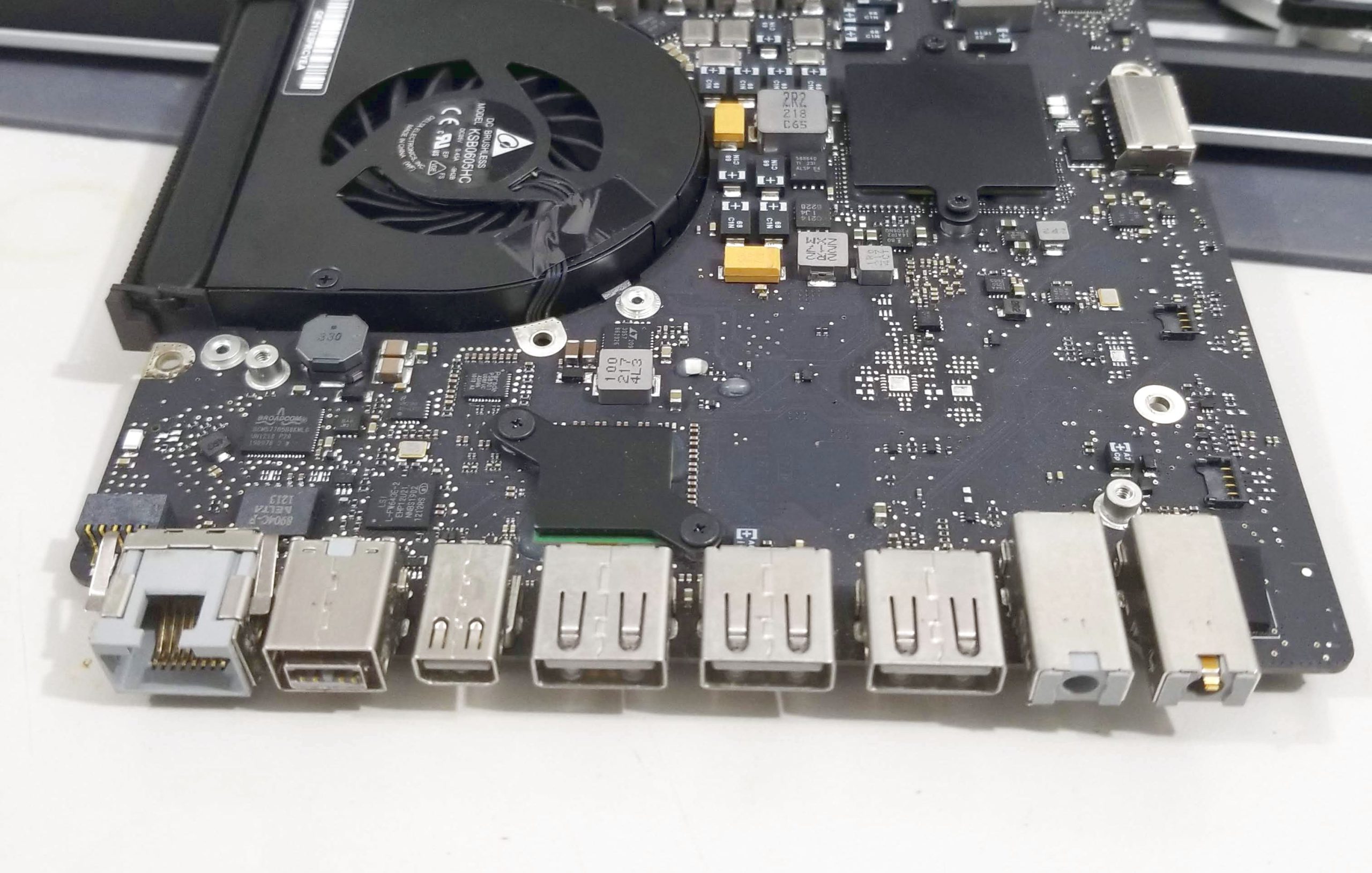 MacBook Pro 17 A1297 2011 Logic Board 820-2914-B i7 2.5GHz GPU 6770M 1GB TESTED - Image 6