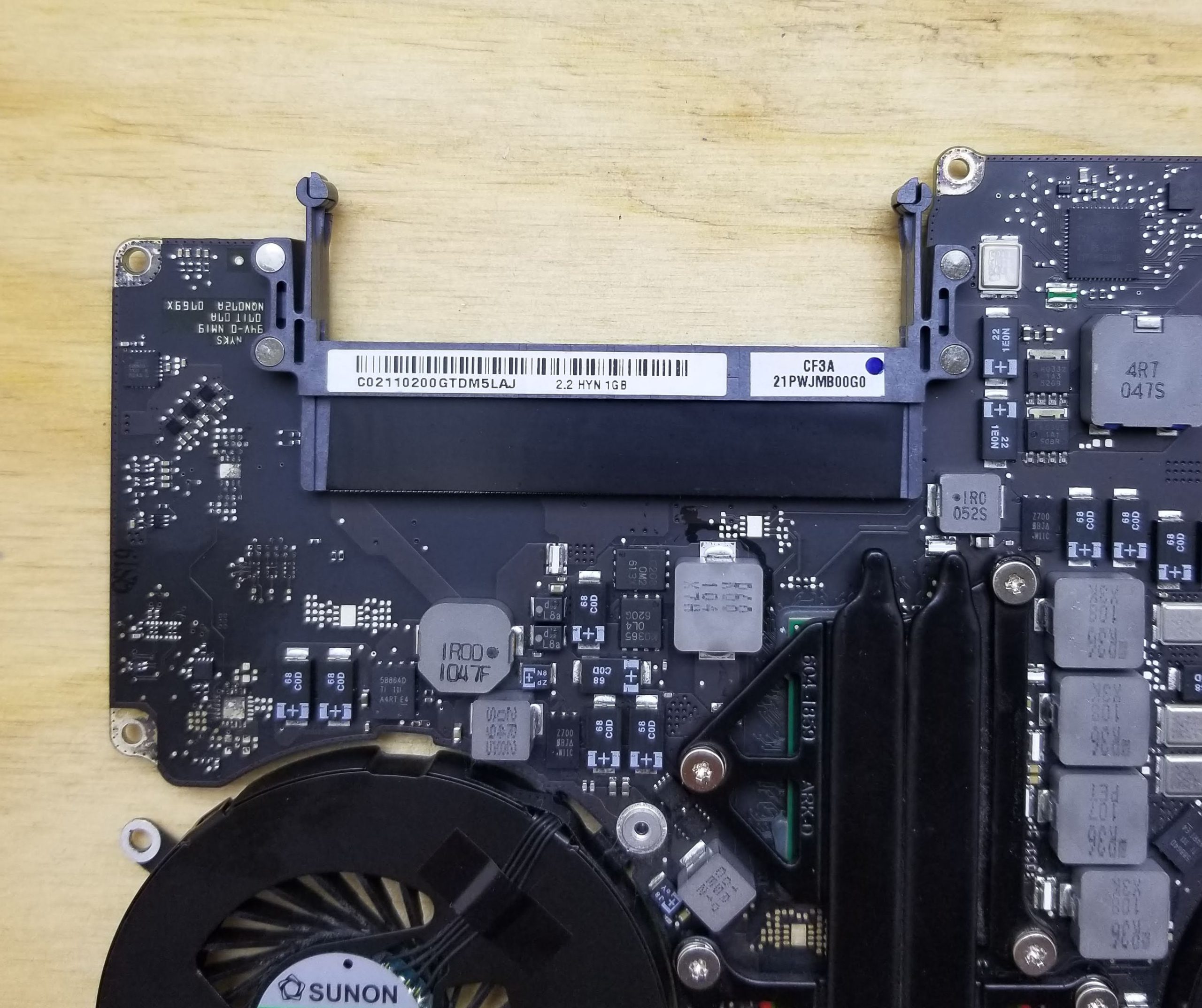 MacBook Pro 17 A1297 2011 Logic Board i7 2.2GHz 6750 1GB 820-2914-A GPU Replaced - Image 4