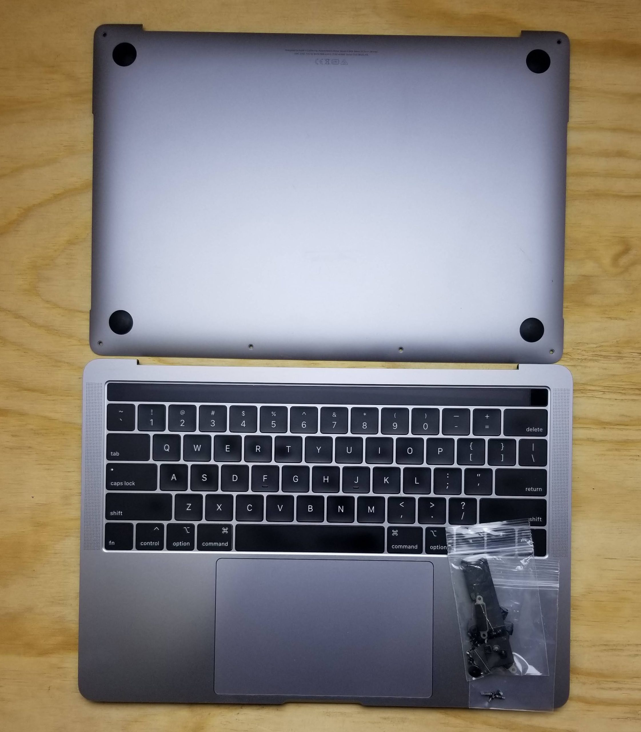 MacBook Pro A1989 2018 2019 13 Space Grey Top Case Keyboard Touchpad Battery 96%