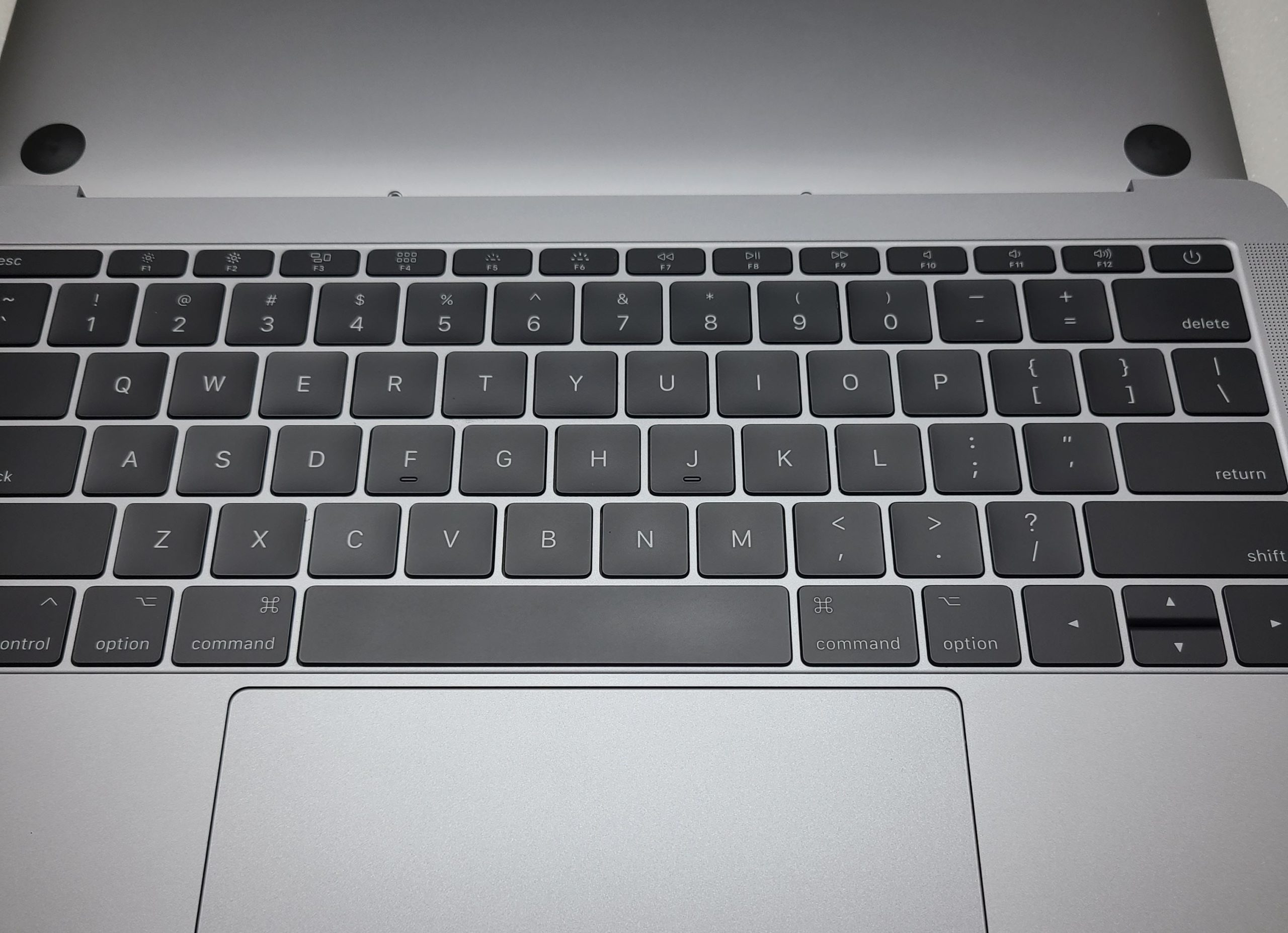 MacBook Pro 13" A1708 2017 Top Case Gray Keyboard Battery 82% TrackPad Bottom Cover - Image 3