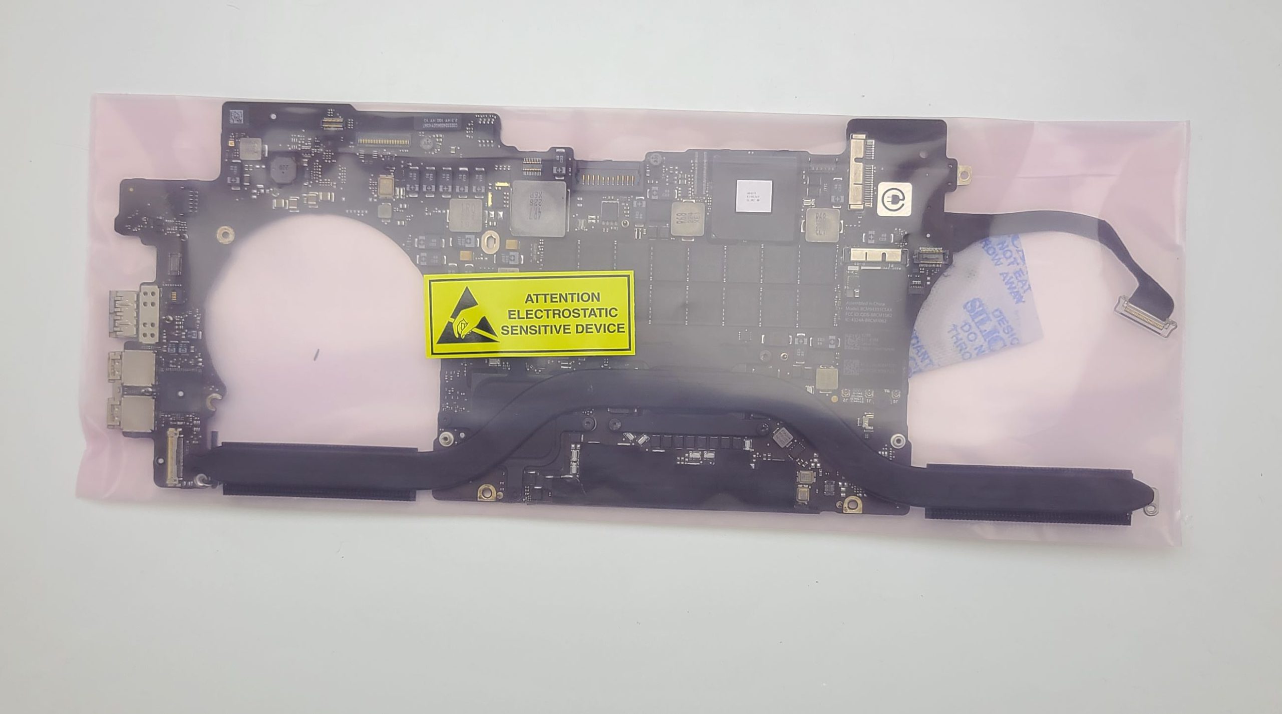 MacBook Pro 15 A1398 Mid 2012 i7 2.3 GHz 16GB Logic Board 820-3332-A Dual GPU - Image 2