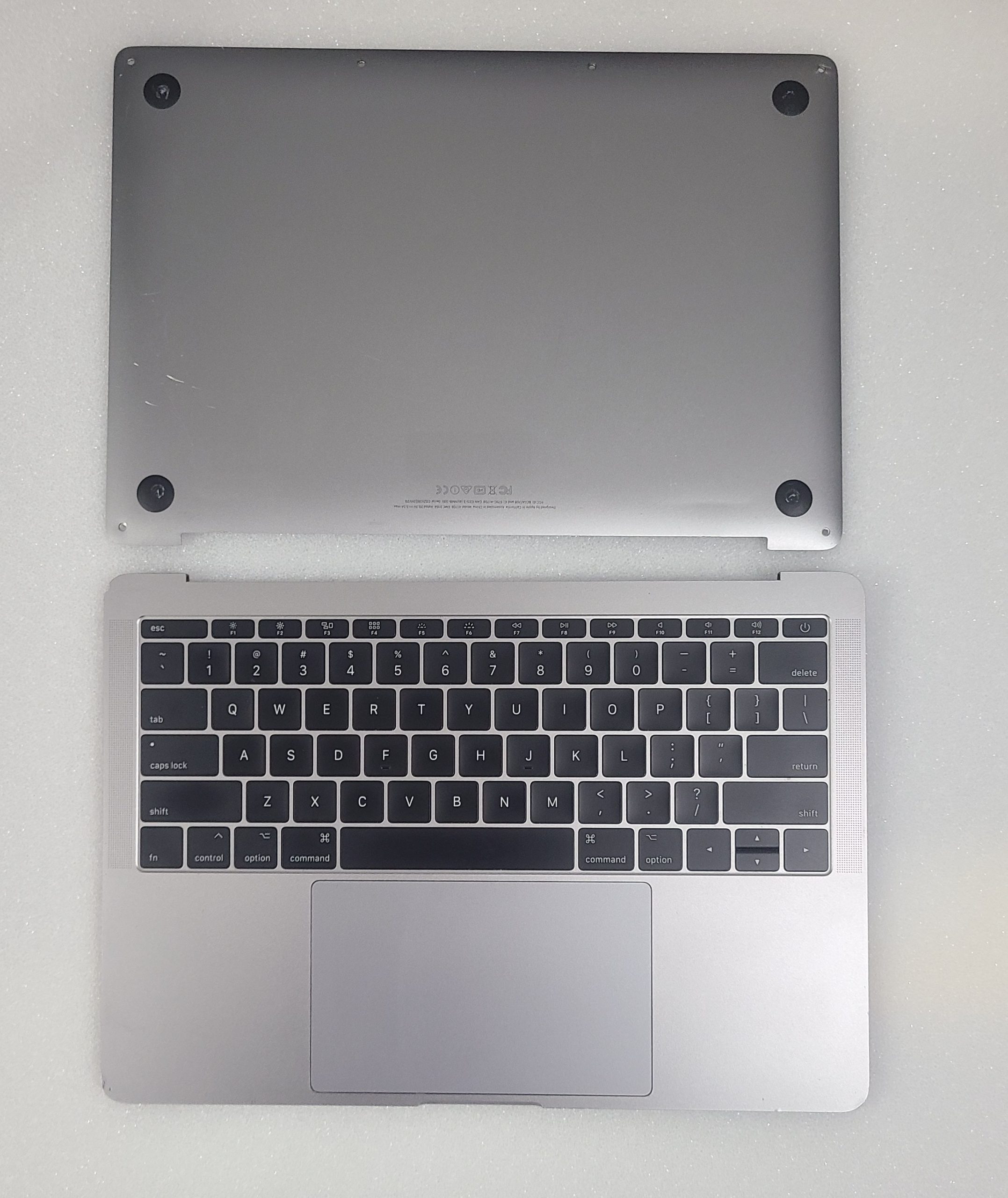 Grd C MacBook Pro 13 A1708 Top Case Gray Keyboard Battery 80% TrackPad Bottom