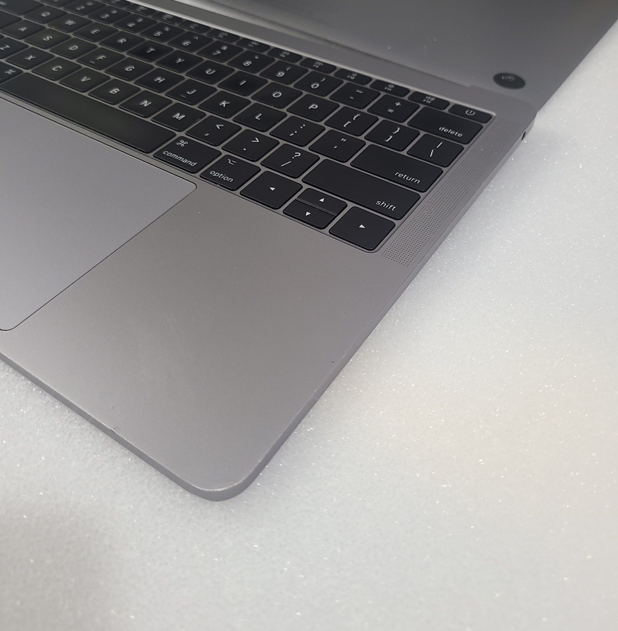 Grd C MacBook Pro 13 A1708 Top Case Gray Keyboard Battery 80% TrackPad Bottom - Image 5