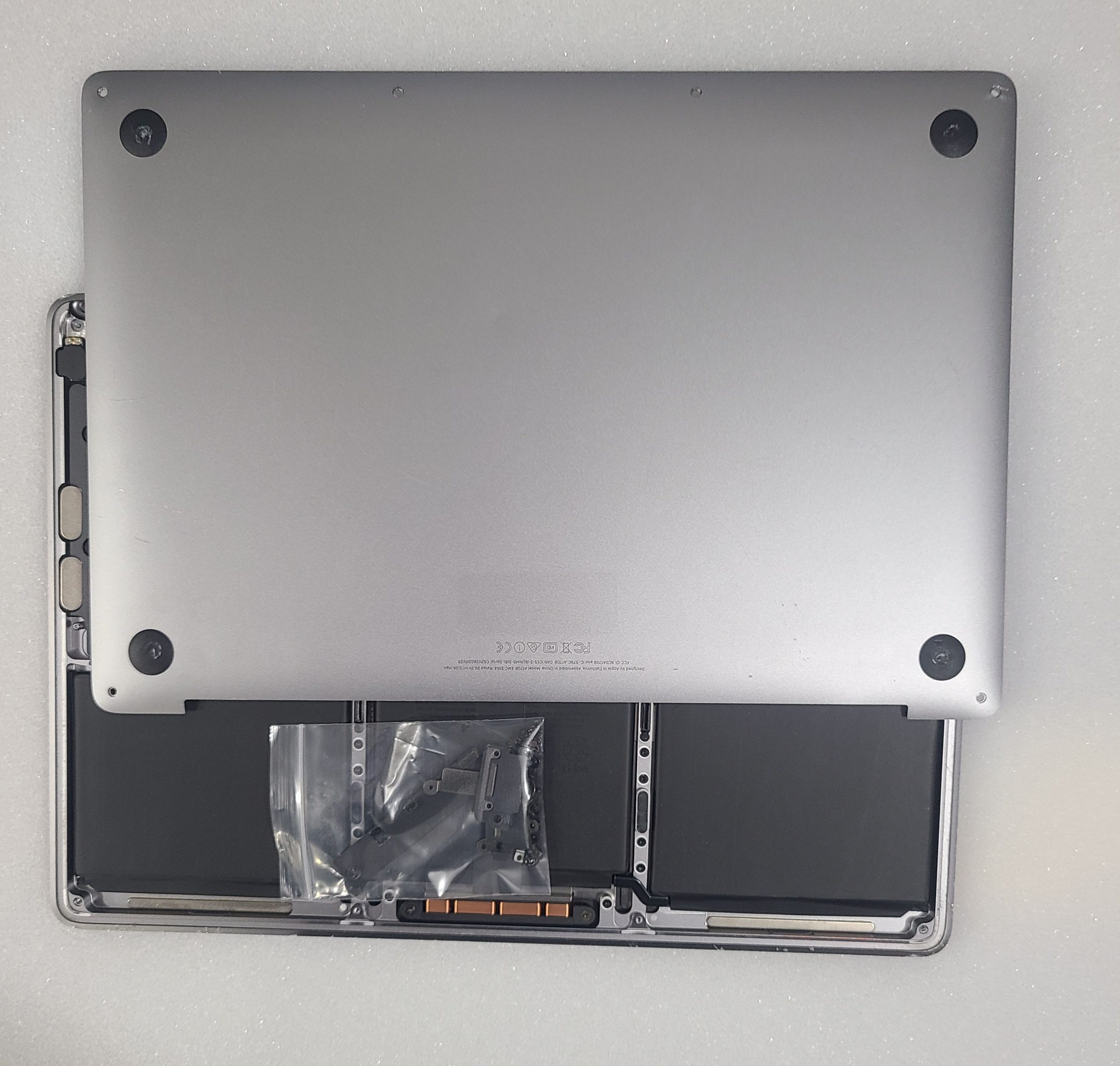 Grd C MacBook Pro 13 A1708 Top Case Gray Keyboard Battery 80% TrackPad Bottom - Image 2