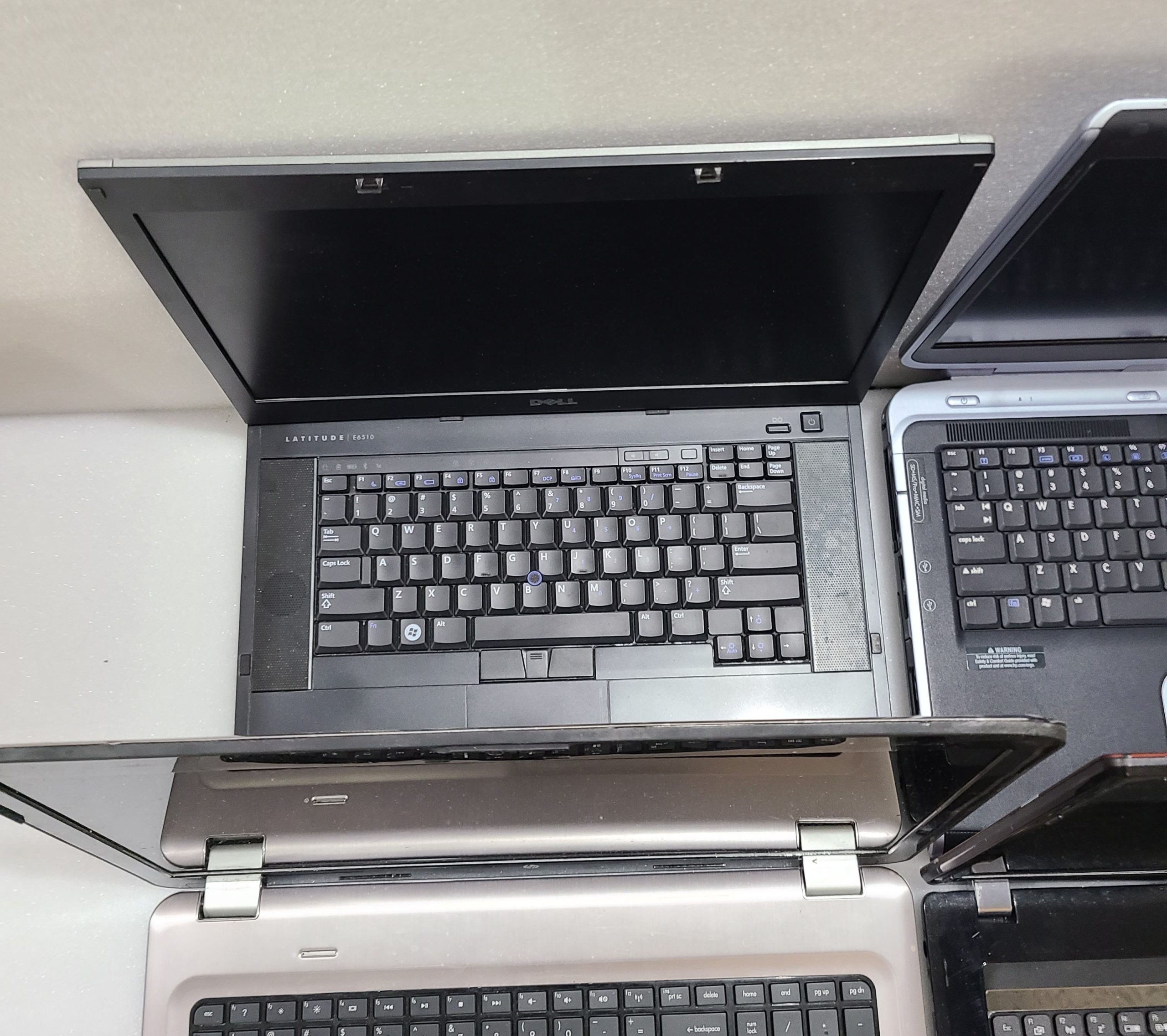 Lot of 4 Laptops - HP, Gateway, Dell - FOR PARTS - Image 7