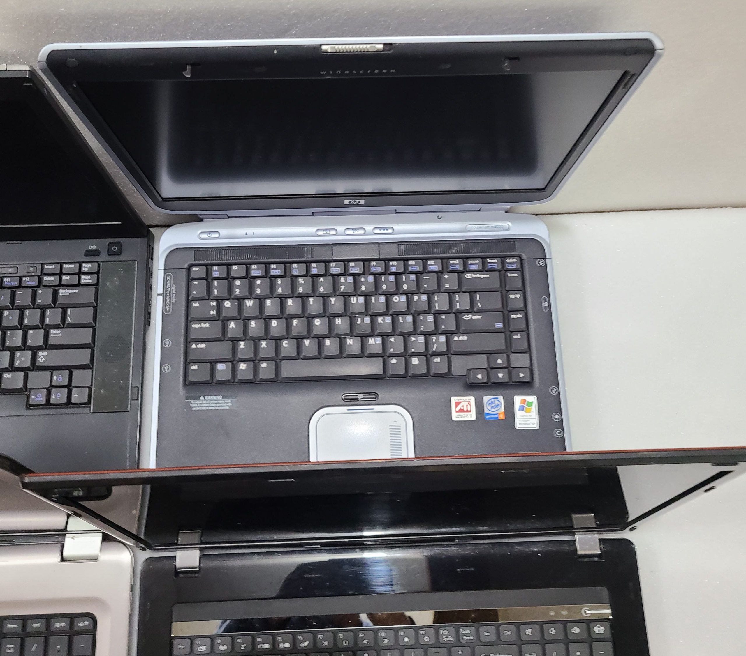 Lot of 4 Laptops - HP, Gateway, Dell - FOR PARTS - Image 5