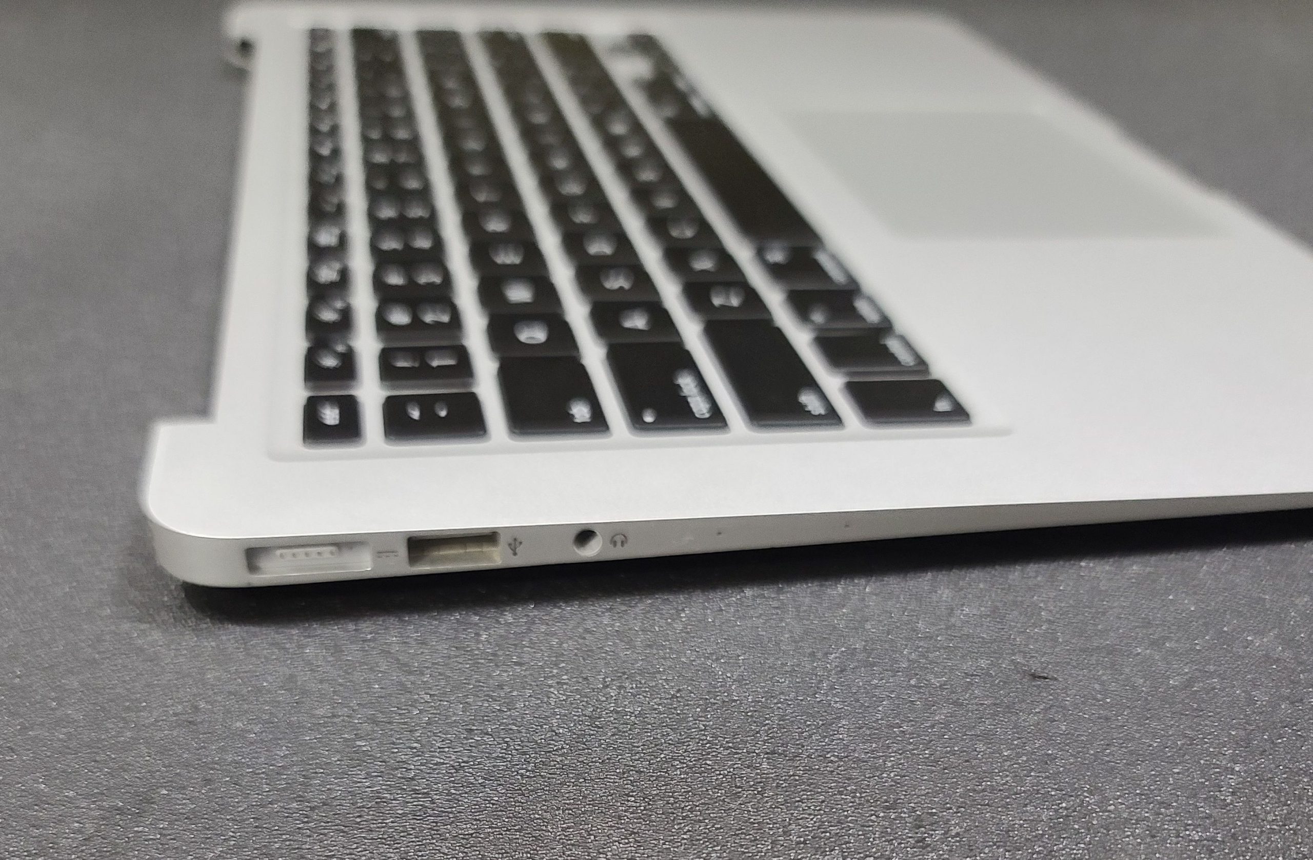 MacBook Air A1466 13" 2013-17 Top Case Battery Keyboard Trackpad Bottom Cover - Image 4
