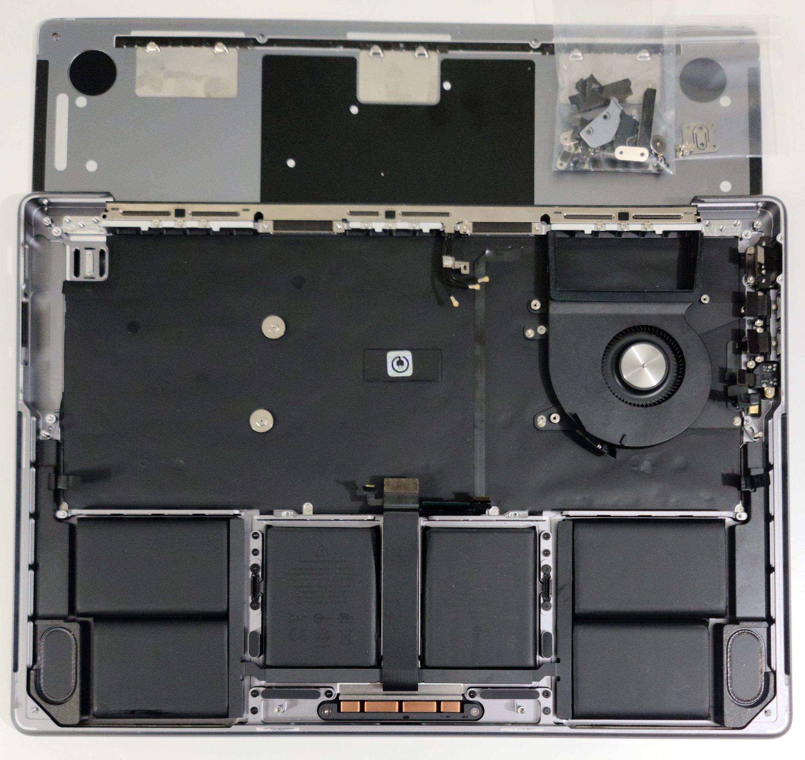 A2918 MACBOOK PRO 14" M3, 2023 - TOP CASE SPACE GRAY TRACKPAD BATTERY 93% - Image 2