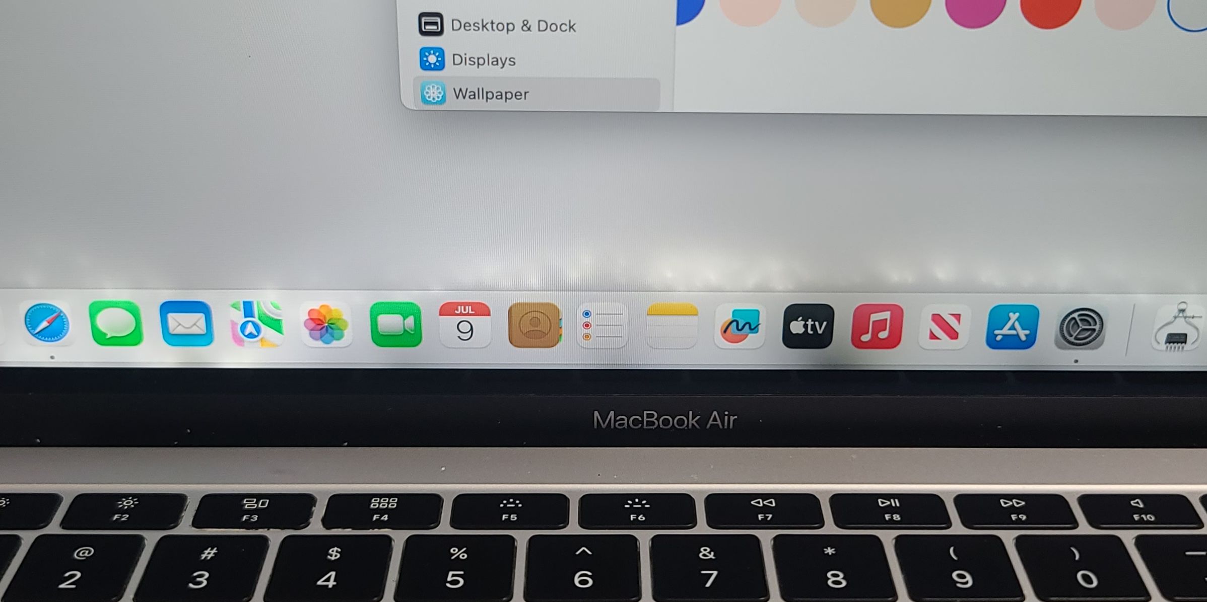 OEM MacBook Air 13 A1932 2018 Silver LCD Screen Display Assembly (Blemishes) - Image 3